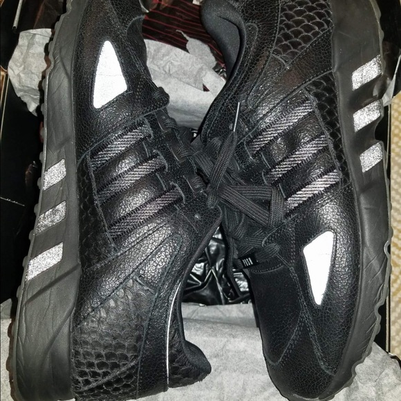 Retro - Picture 4 of 5